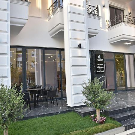 Hotel Lubjana ดูร์เรส ภายนอก รูปภาพ
