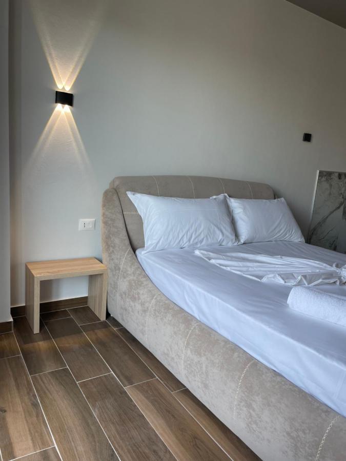 Hotel Lubjana ดูร์เรส ภายนอก รูปภาพ